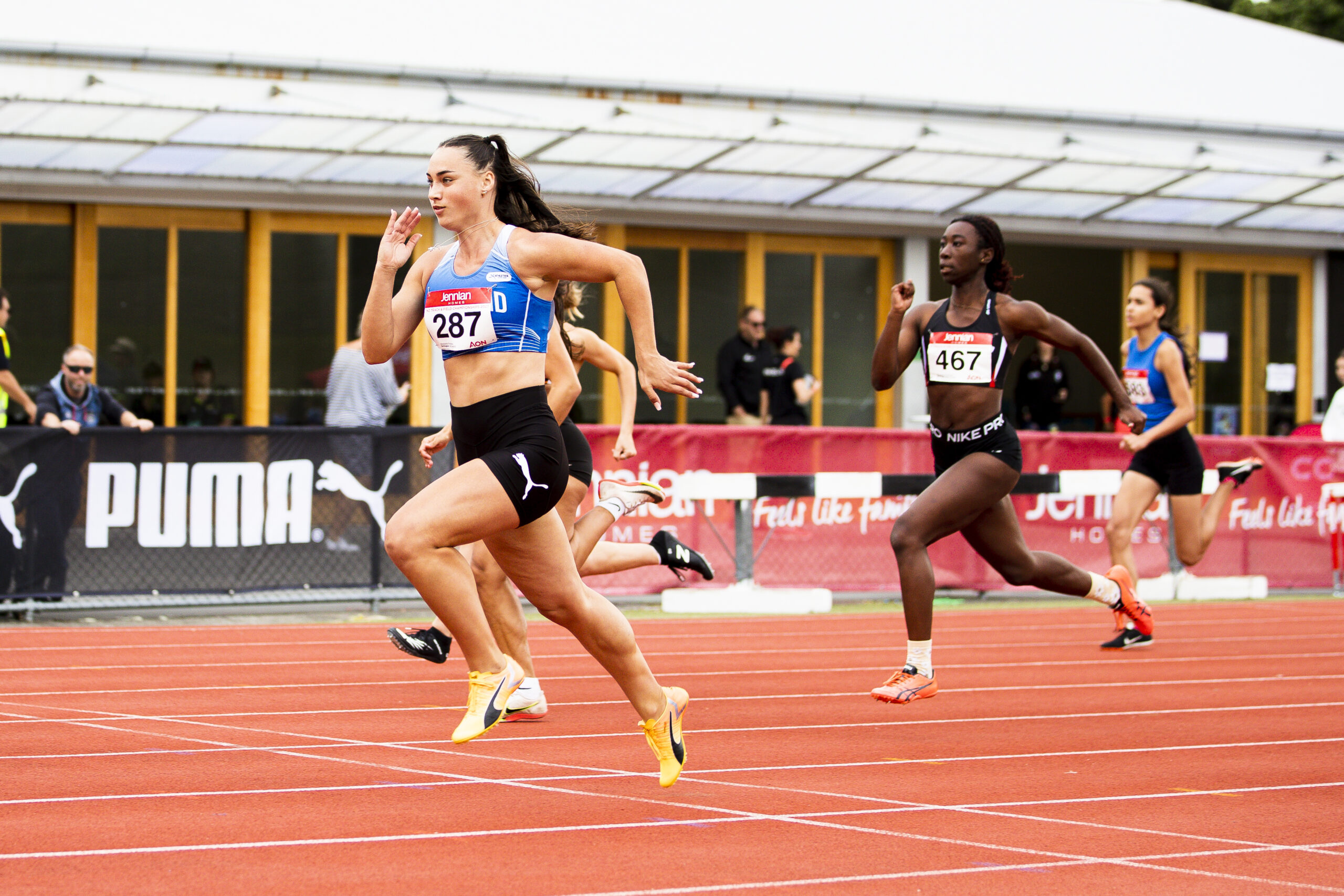 与此同时 与此同时